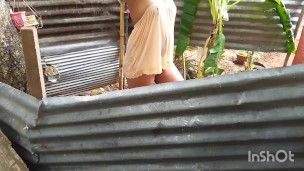 ශාශි කෙල්ල නානවා sri lankan village gir wash room
